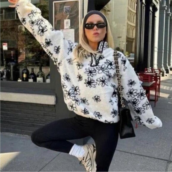 Parke Floral Fleece Pullover - Picture 4 of 4